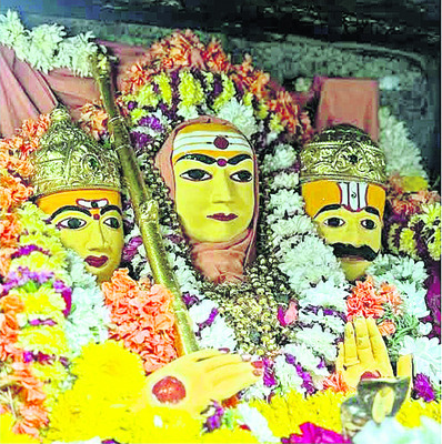 కరుణించు కురువపుర వల్లభ3