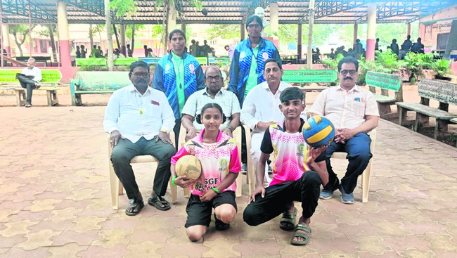 ఉరి వేసుకుని వ్యక్తి ఆత్మహత్య 2