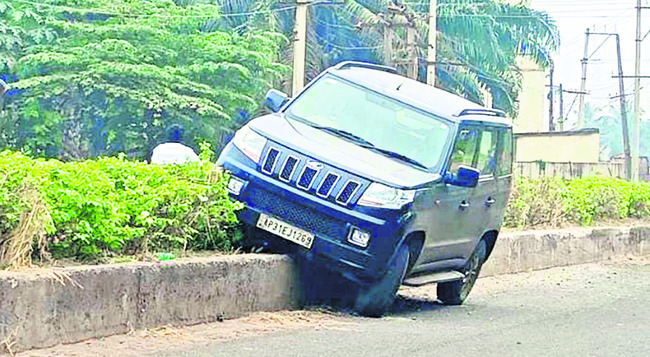 ఉరి వేసుకుని వ్యక్తి ఆత్మహత్య 1