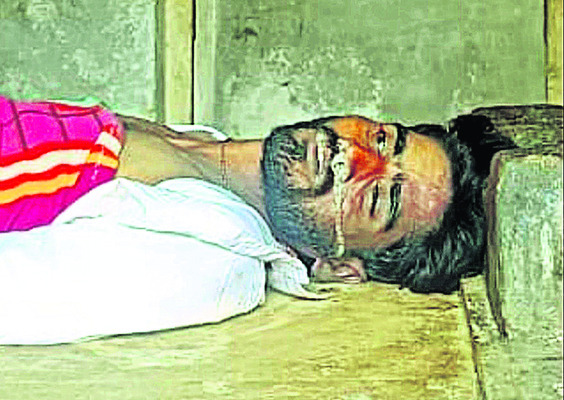 తాగుడుకు డబ్బివ్వలేదని వ్యక్తి బలవన్మరణం1