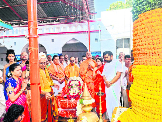 పడమటి అంజన్నఉత్సవాలకు అంకురార్పణ 
1