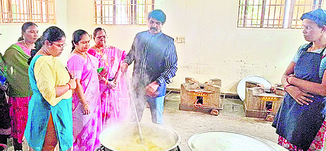 గురుకుల పాఠశాల తనిఖీ 2