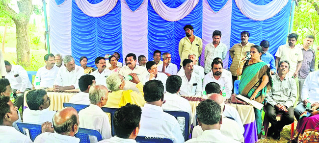 ‘ఉపాధి’ కల్పనలో  నిర్లక్ష్యం వహిస్తే చర్యలు 1