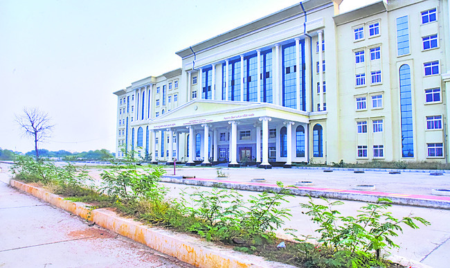 సీఎం సారూ.. ఇటు చూడరూ...4