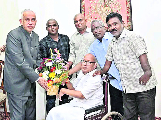 దివ్యాంగుల దివిటీ1