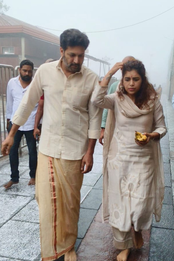 Actor Jayam Ravi And Singer Kenisha Visited Tirumala Photos7