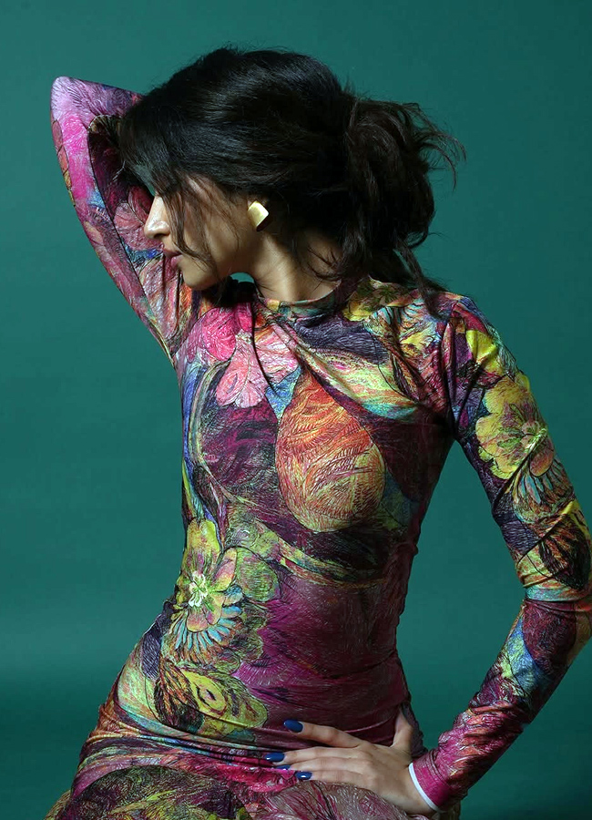 Sara Arjun is looking like a colorful butterfly (Photos)2