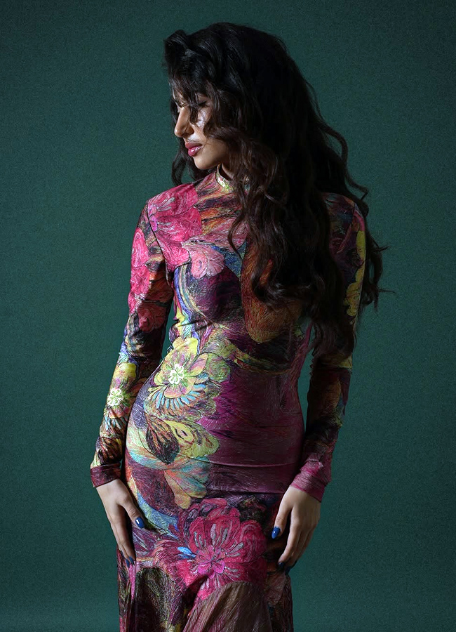 Sara Arjun is looking like a colorful butterfly (Photos)11