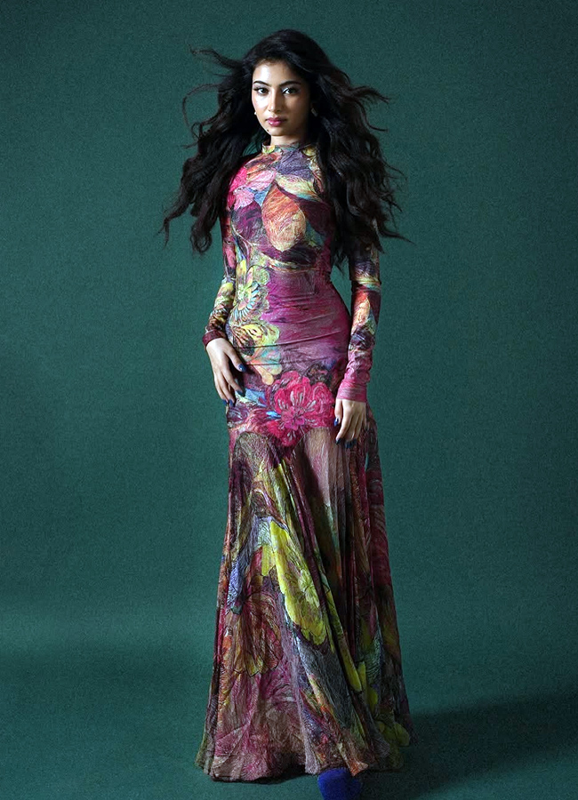 Sara Arjun is looking like a colorful butterfly (Photos)7