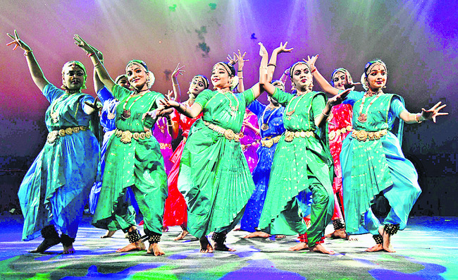 లాహిరి..లాహిరి.. లాహిరిలో..3