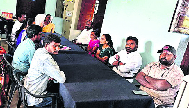 సెలవులో కలెక్టర్‌
1