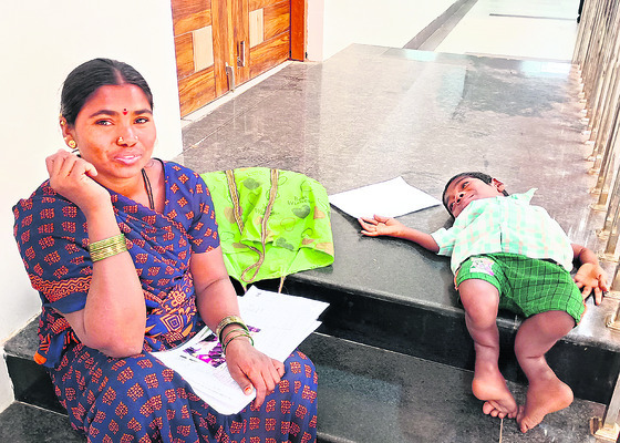 నా దుస్థితి చూసైనా పెన్షన్‌ ఇవ్వండమ్మా!1