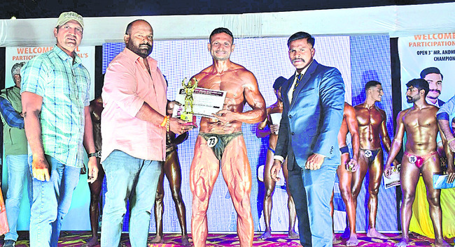 ఈవీఎం గోడౌన్‌ పరిశీలన  3