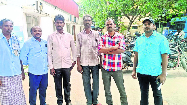 వినతులిచ్చి.. గోడు వినిపించి..1