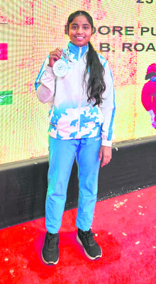 కిక్‌బాక్సింగ్‌లో మెరిసిన విద్యార్థిని
1