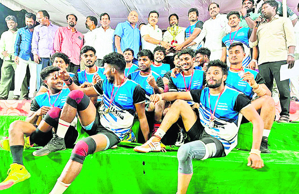 అర్జీలను పారదర్శకంగా పరిష్కరించండి 1