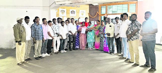 ఎమ్మెల్సీపై అనుచిత వ్యాఖ్యలు సరికాదు 1