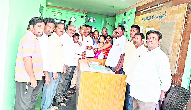 ఎమ్మెల్సీపై అనుచిత వ్యాఖ్యలు సరికాదు 2