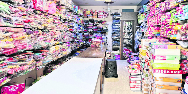 వస్త్ర వ్యాపారం వెలవెల1