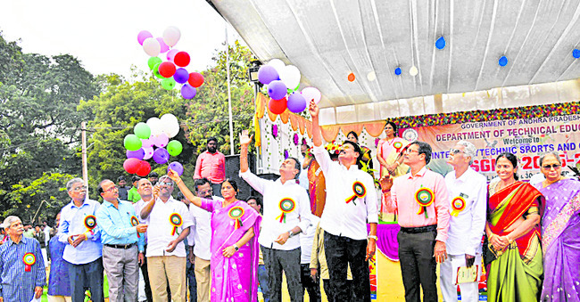 రాష్ట్ర క్రీడాకారులకు ప్రత్యేక ప్రోత్సాహకాలు 1