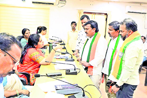 వృద్ధ తల్లిదండ్రులను పట్టించుకోకపోతే చర్యలు1