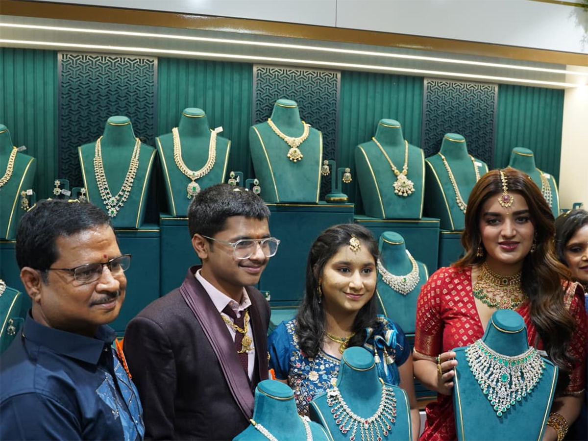 Heroine Nidhhi Agerwal At Narasaraopet Photos5