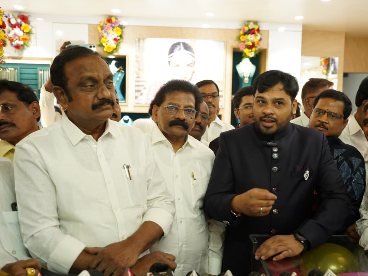 Heroine Nidhhi Agerwal At Narasaraopet Photos8