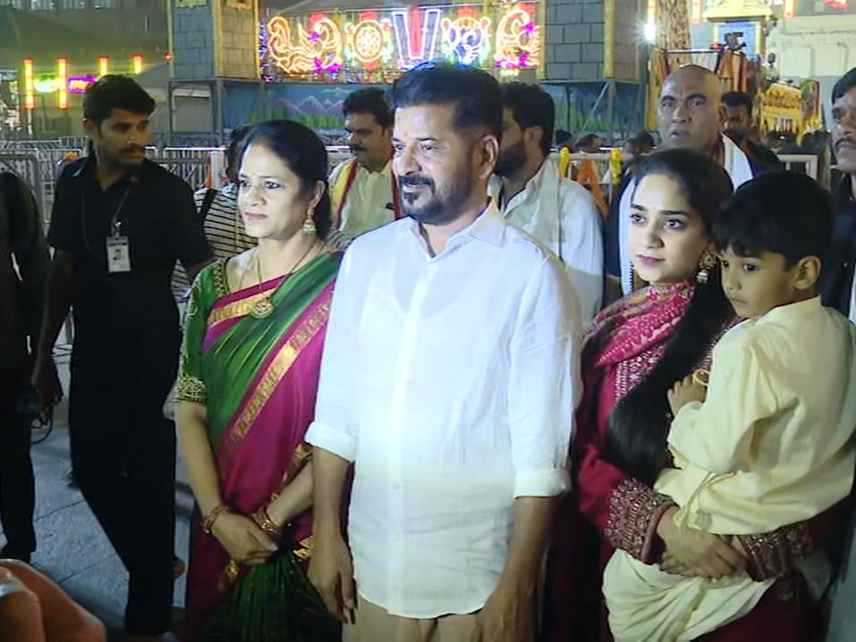 Mukkoti Ekadashi 2025 : Celebrities Visit To Tirumala Photos3