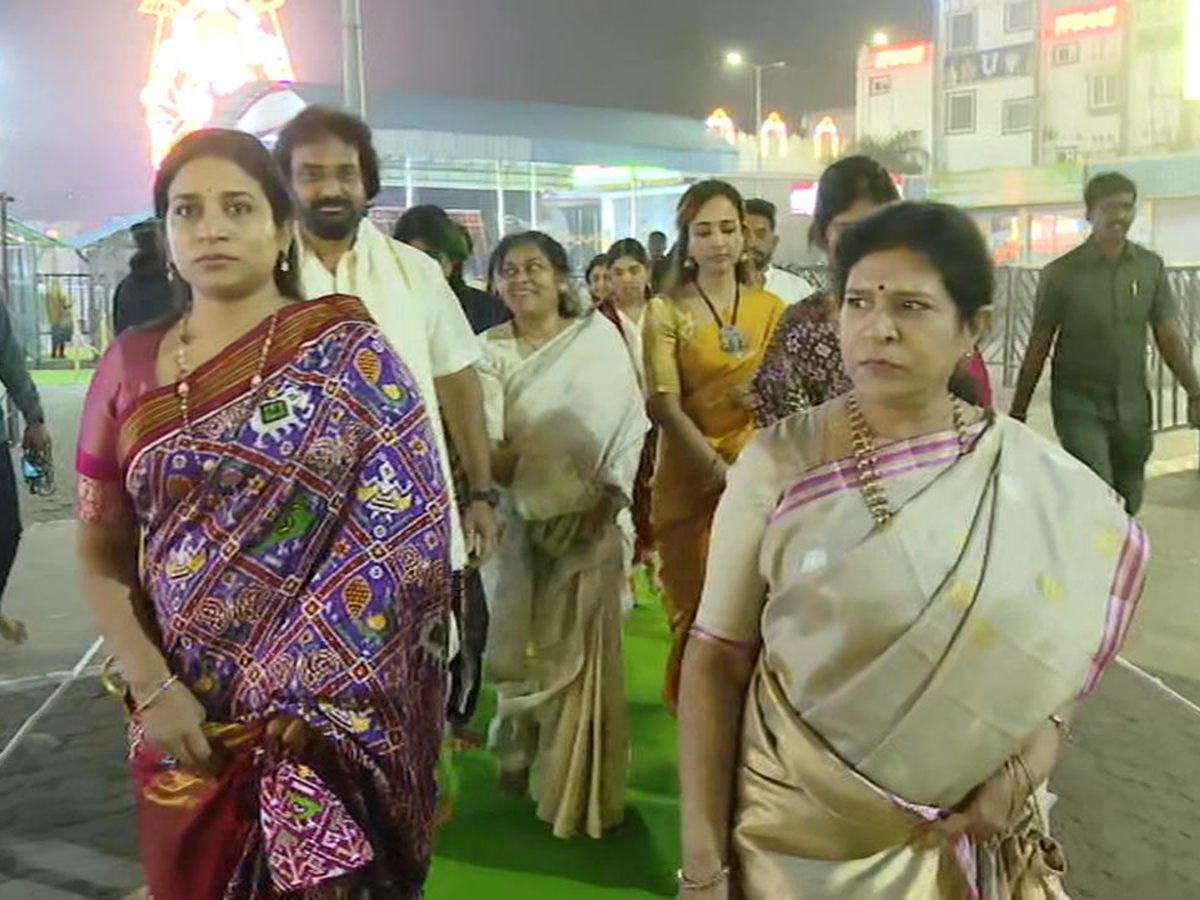Mukkoti Ekadashi 2025 : Celebrities Visit To Tirumala Photos4