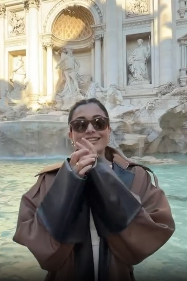 Rashmika Mandanna with Anand Devarakonda And Thier friends enjoying Rome trip Photos4