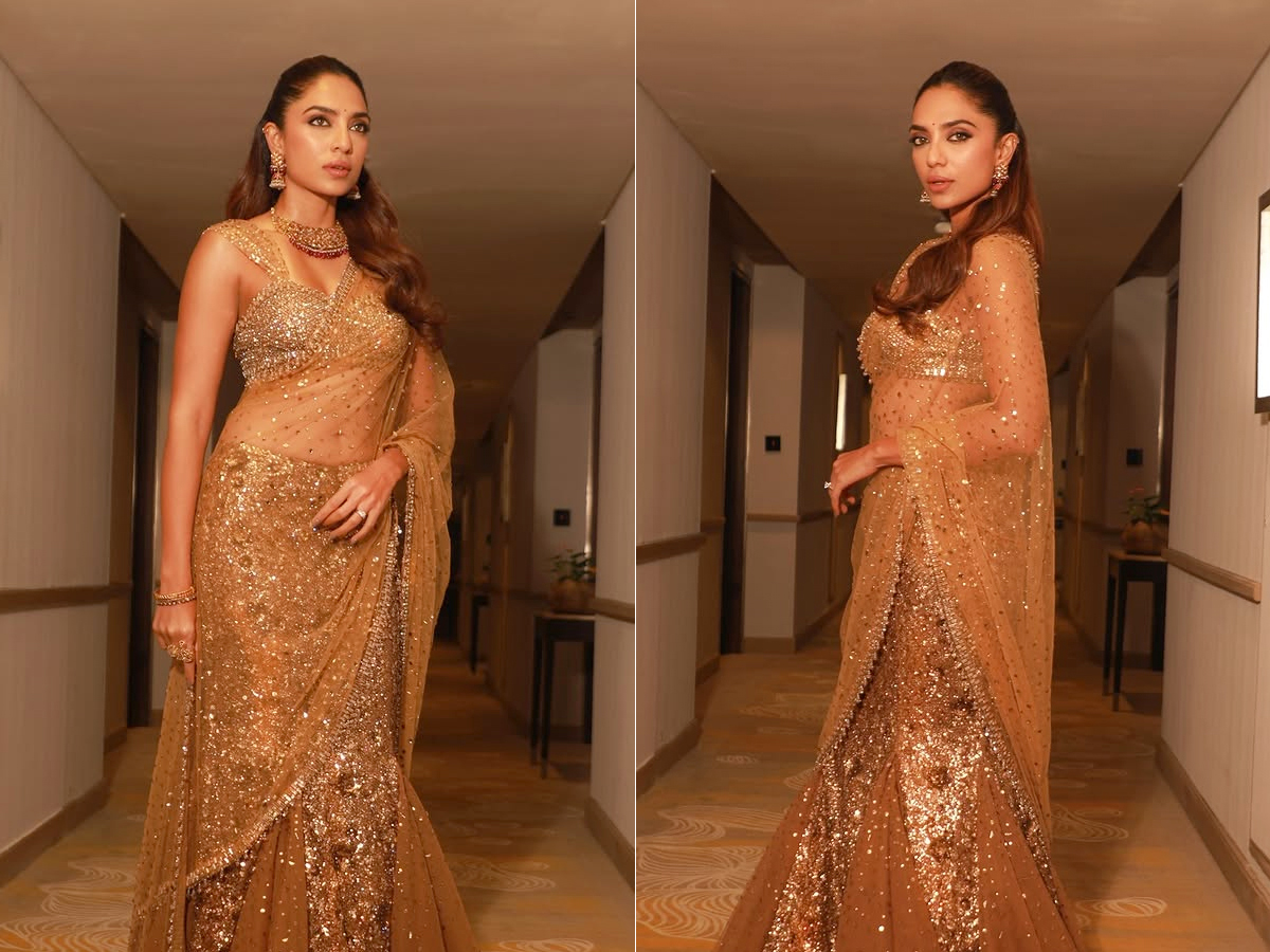 Sobhita Dhulipala Steps Out In Shimmering Gold Saree Photos1