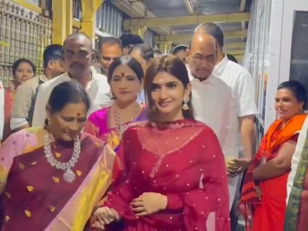 Mukkoti Ekadashi 2025 : Celebrities Visit To Tirumala Photos25