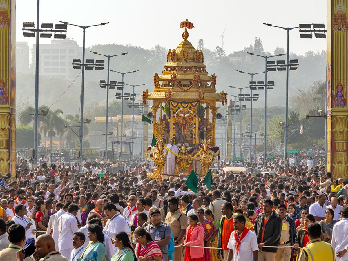 Vaikuntha Ekadashi 2025 : Swarna Ratham Procession At Tirumala3