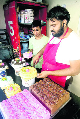 నూతన వేడుకలకు అంతా సిద్ధం
2