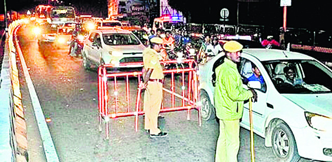 కొత్త సంవత్సర వేడుకలకు సర్వం సిద్ధం 2