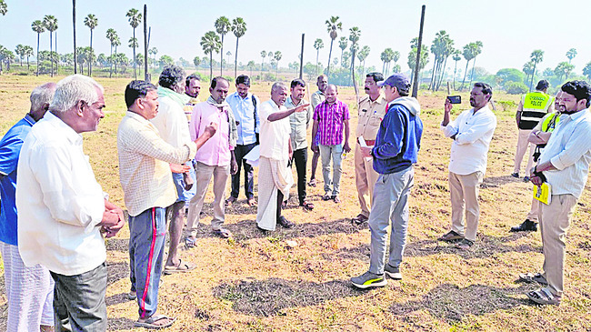 బాలికలు ఆత్మవిశ్వాసంతో ముందుకు సాగాలి 
2