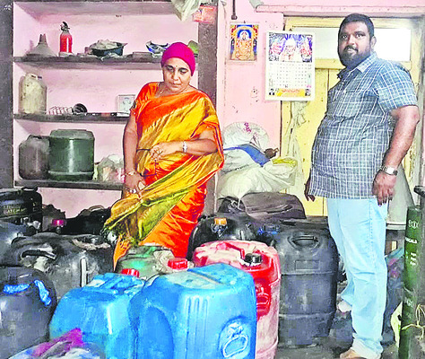 రెచ్చిపోతున్న ఆయిల్‌ దొంగలు 2