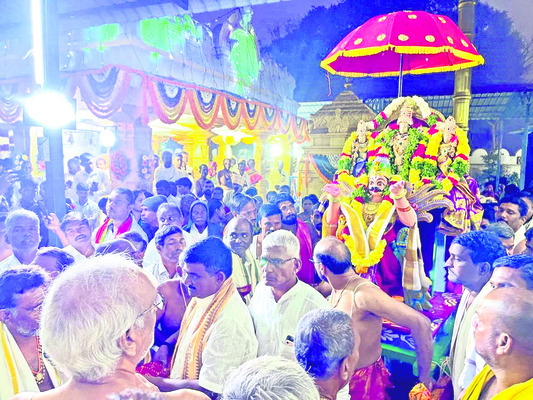 ముక్కోటి.. దండాలు 
1