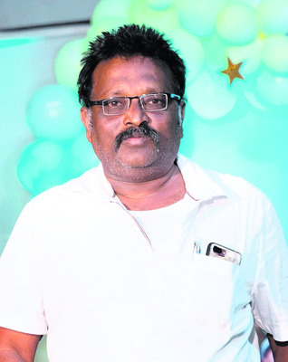 వైద్యుల నిర్లక్ష్యంతోనే మృతిచెందాడని..1