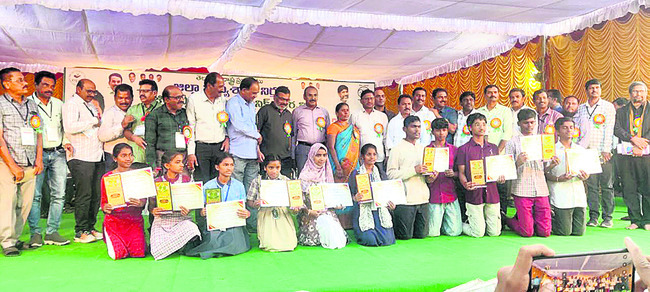 ముగిసిన జిల్లాస్థాయి సైన్స్‌ఫేర్‌ 1