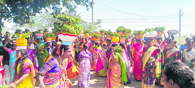 సాగుకు సింగూరు  నీళ్లు రావు.. 
2