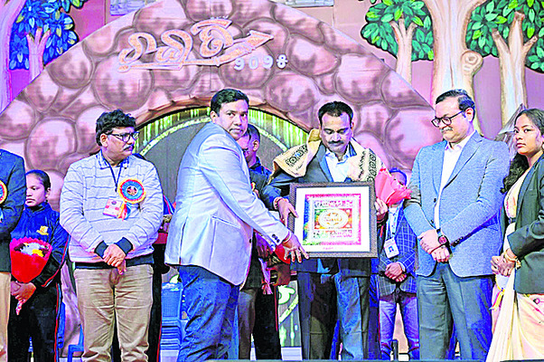 పారిశ్రామికాభివృద్ధికి ప్రభుత్వం చేయూతనివ్వాలి 1