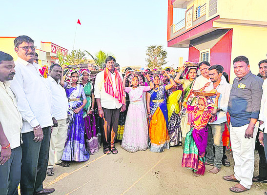 శ్రీవారిని దర్శించుకున్న స్పీకర్‌ ప్రసాద్‌కుమార్‌ 
2