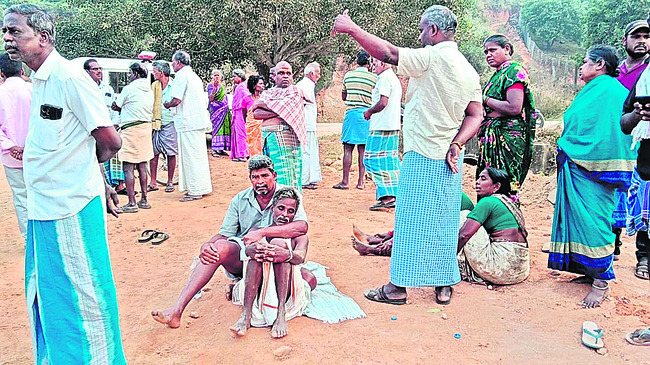 టిప్పర్‌ ఢీకొని యువకుడి మృతి 2