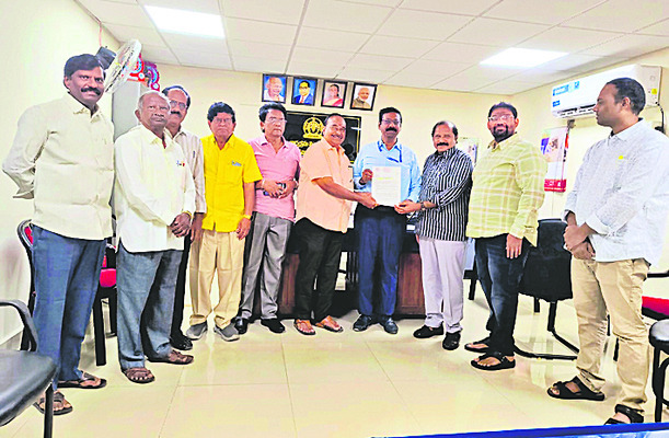 ఆకాశవాణిలో నాటకాలను పునఃప్రారంభించాలి 1