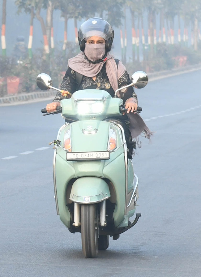 Cold Wave : Dense Fog Envelops Hyderabad Photos12