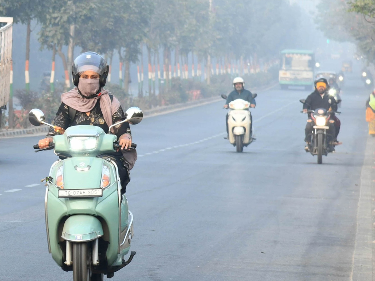 Cold Wave : Dense Fog Envelops Hyderabad Photos13