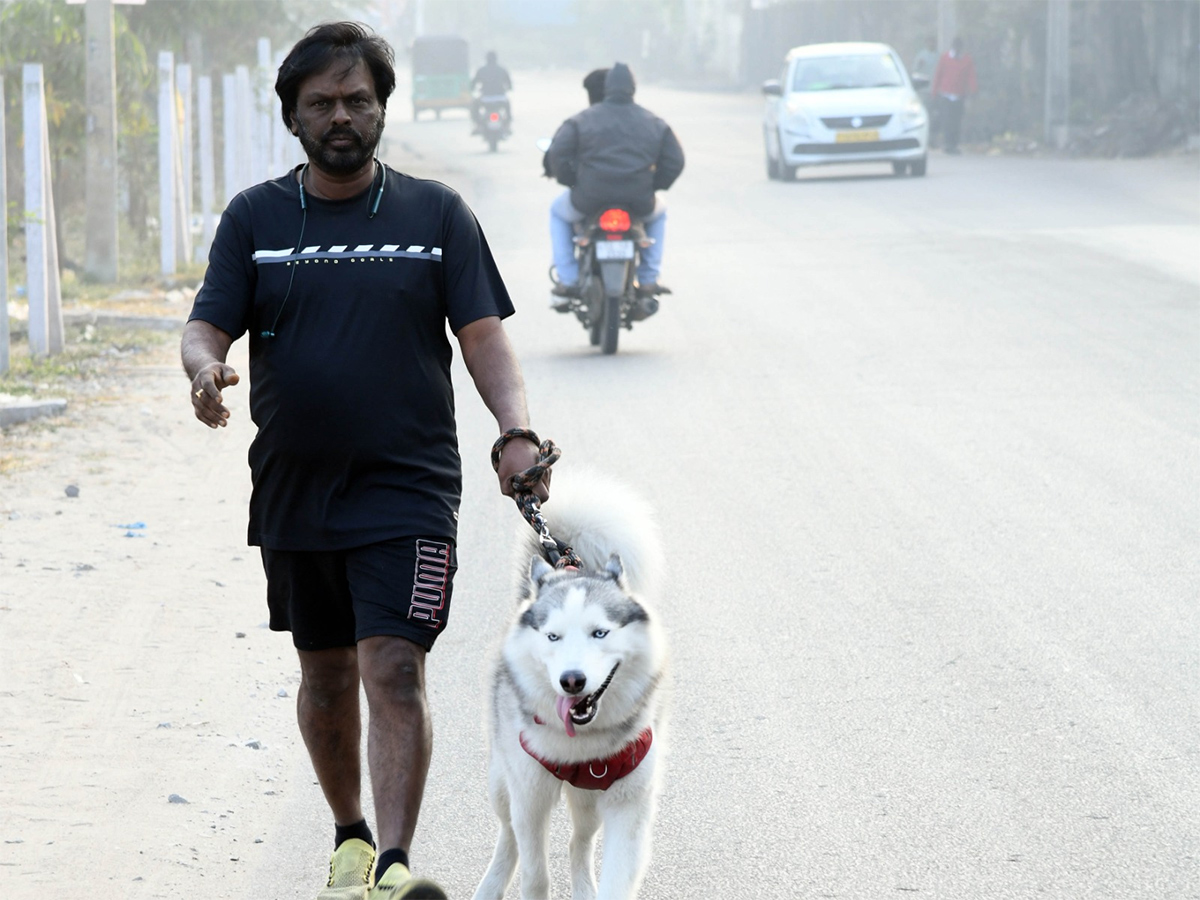 Cold Wave : Dense Fog Envelops Hyderabad Photos15