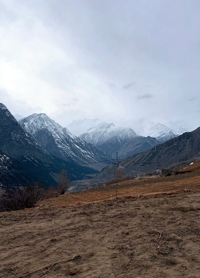 A Tollywood actress samyukthamenon is traveling in the Himalayas (photos).16