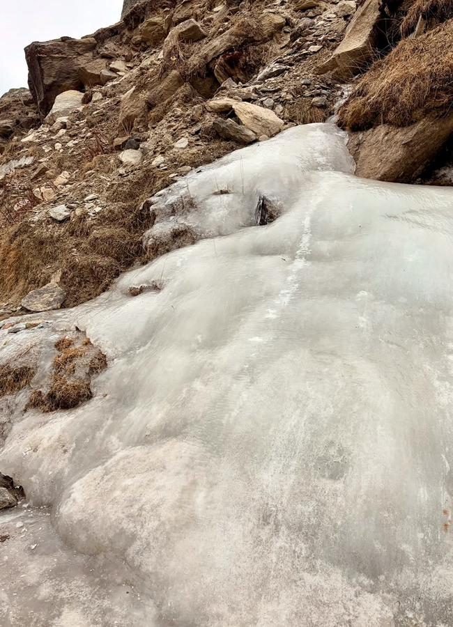 A Tollywood actress samyukthamenon is traveling in the Himalayas (photos).17